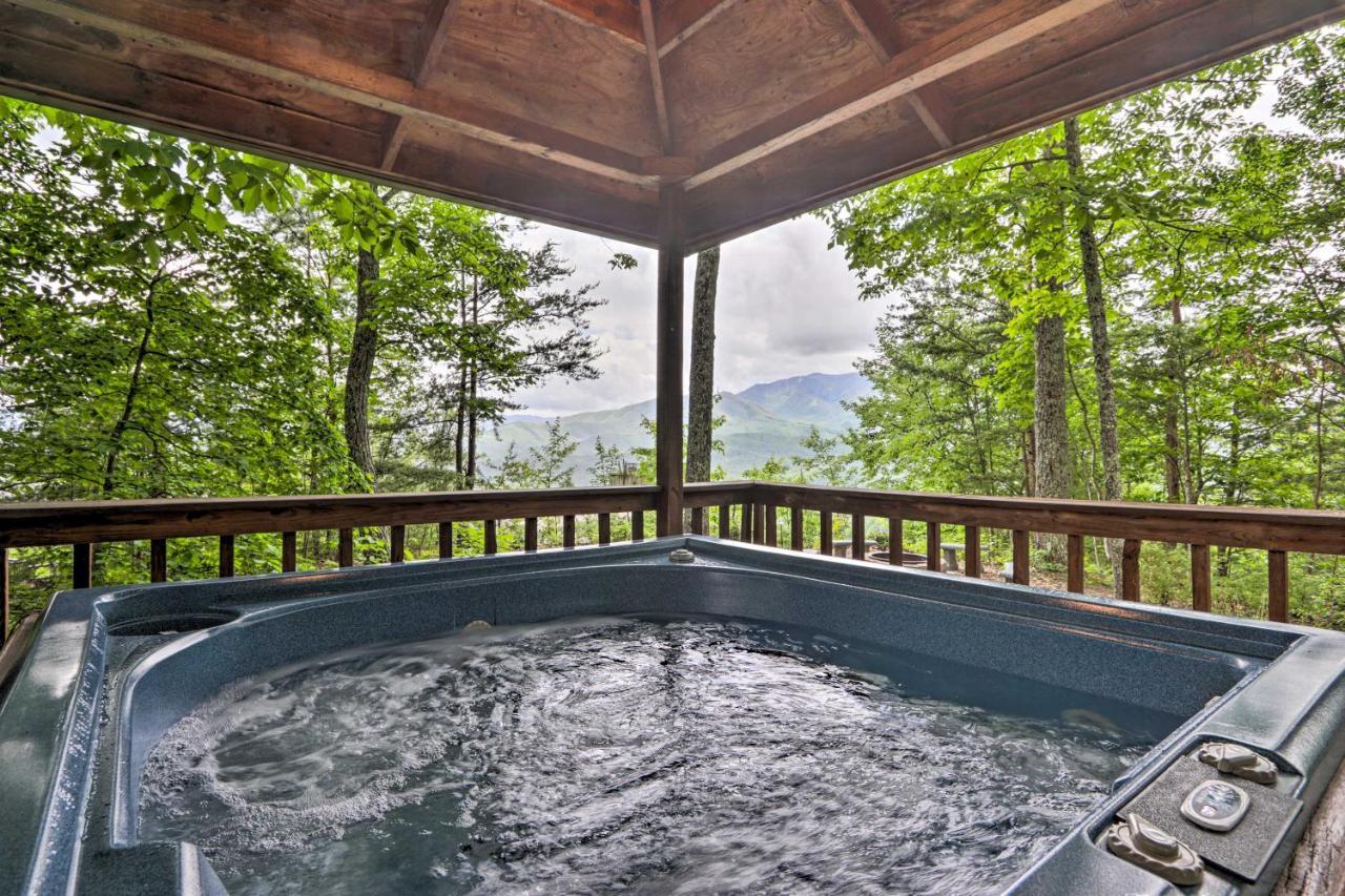 Gatlinburg Escape With Hot Tub, Deck And Mtn View Villa Dış mekan fotoğraf